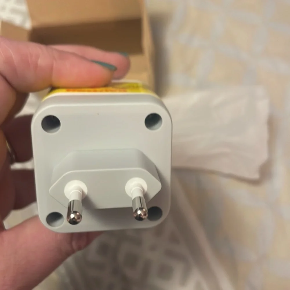 Travel plug adapter 🦄